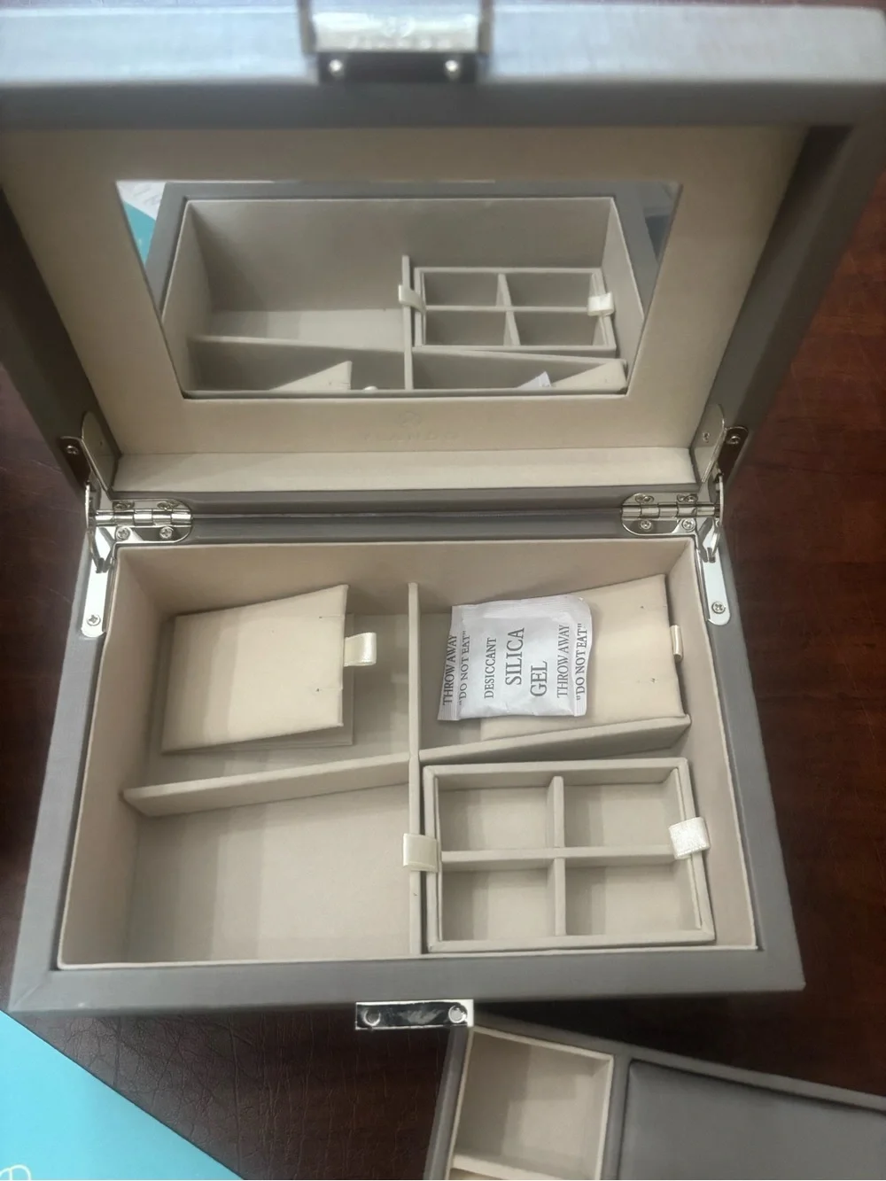 Vlando Jewelry Box